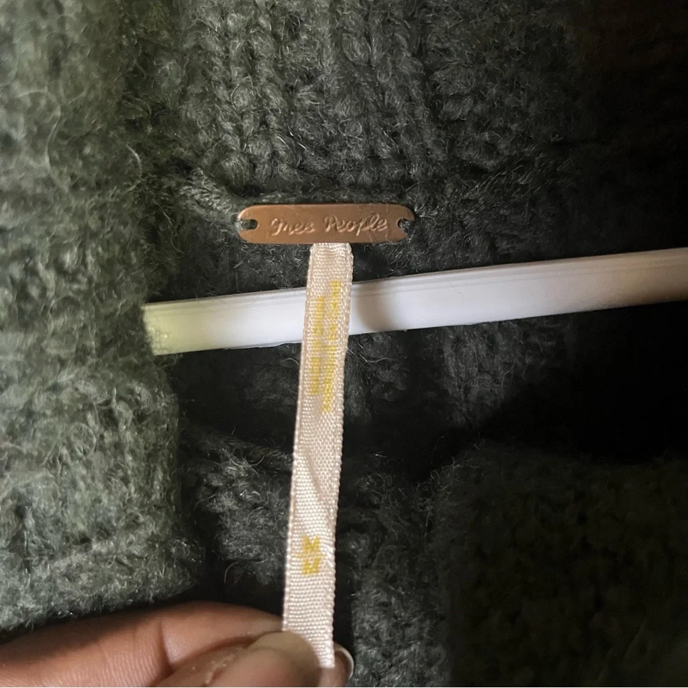 Free People Green Textured Dolan Oversized Knit Cardigan Sweater Medium‎